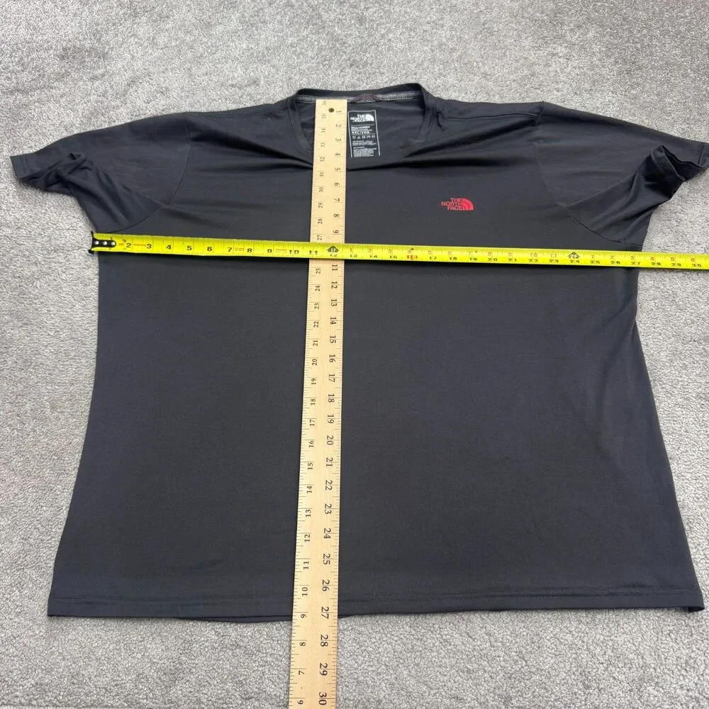 The North Face Reaxion Amp Athletic Fit Logo T-Shirt Mens XL Gray Crew Neck Tee